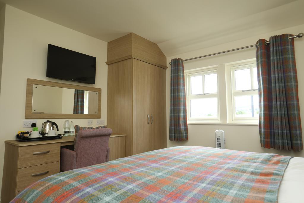 The Craven Heifer Inn Kelbrook Екстериор снимка