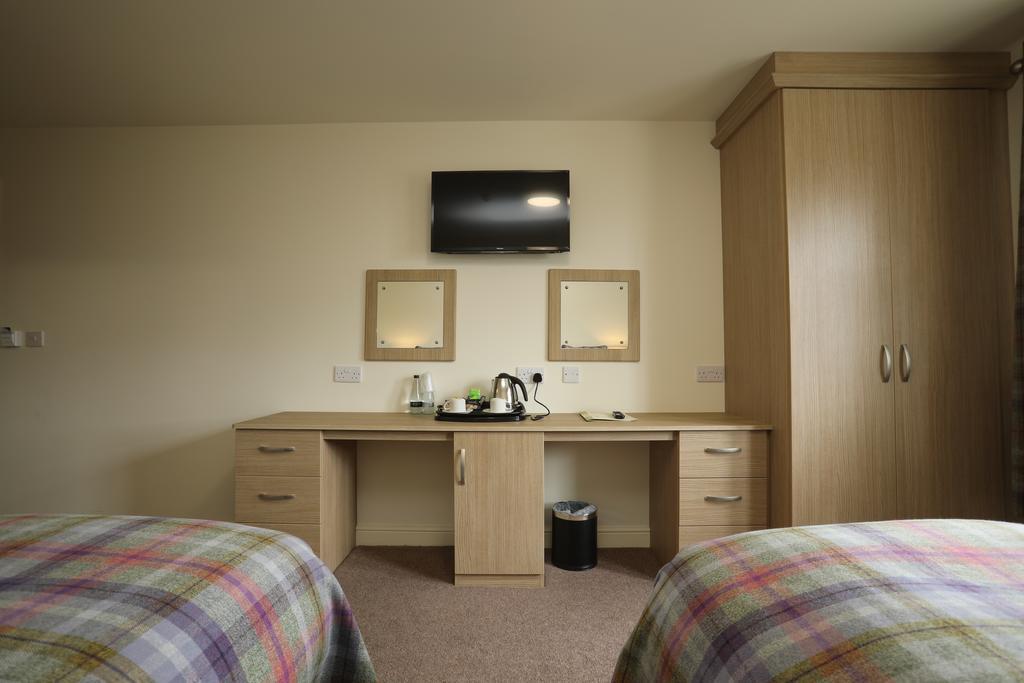 The Craven Heifer Inn Kelbrook Екстериор снимка